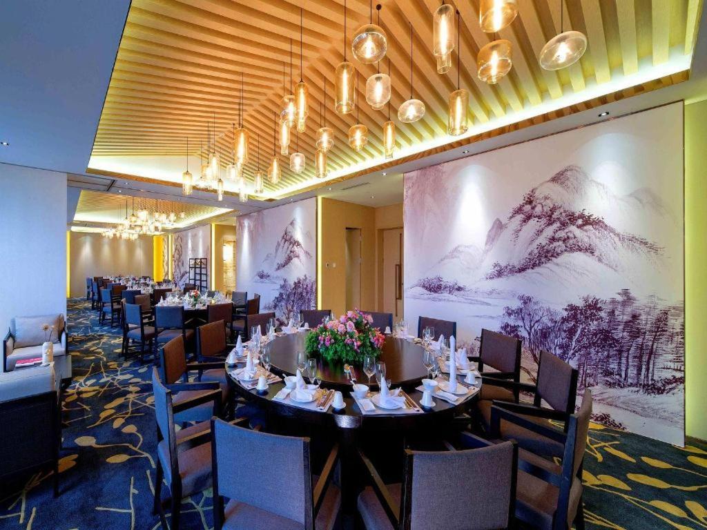 Xian Elegant Oriental Hotel Exterior photo